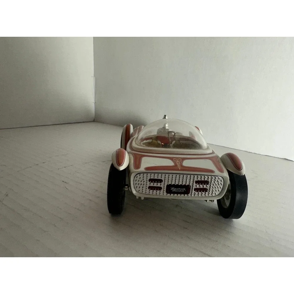 Mattel Beatnik Bandit Diecast Car White Red 2001 Toy Vehicle